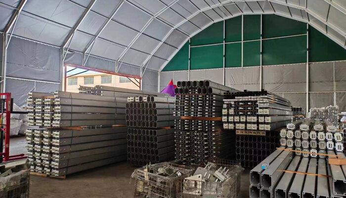 Veľké skladové stany budú v budúcnosti zohrávať čoraz dôležitejšiu úlohu pri plnení skladových potrieb podnikov